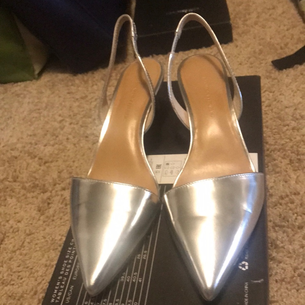 New Metallic Banana Republic Heels. Size 6 1/2.